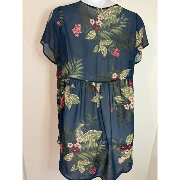 TORRID Blouse Semi Sheer Short Sleeve Floral Women's Plus Size 2 (2X) High Low - Picture 3 of 6